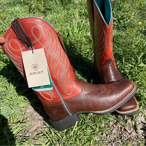 Ariat Round Up wide square toe Cowboy Boots